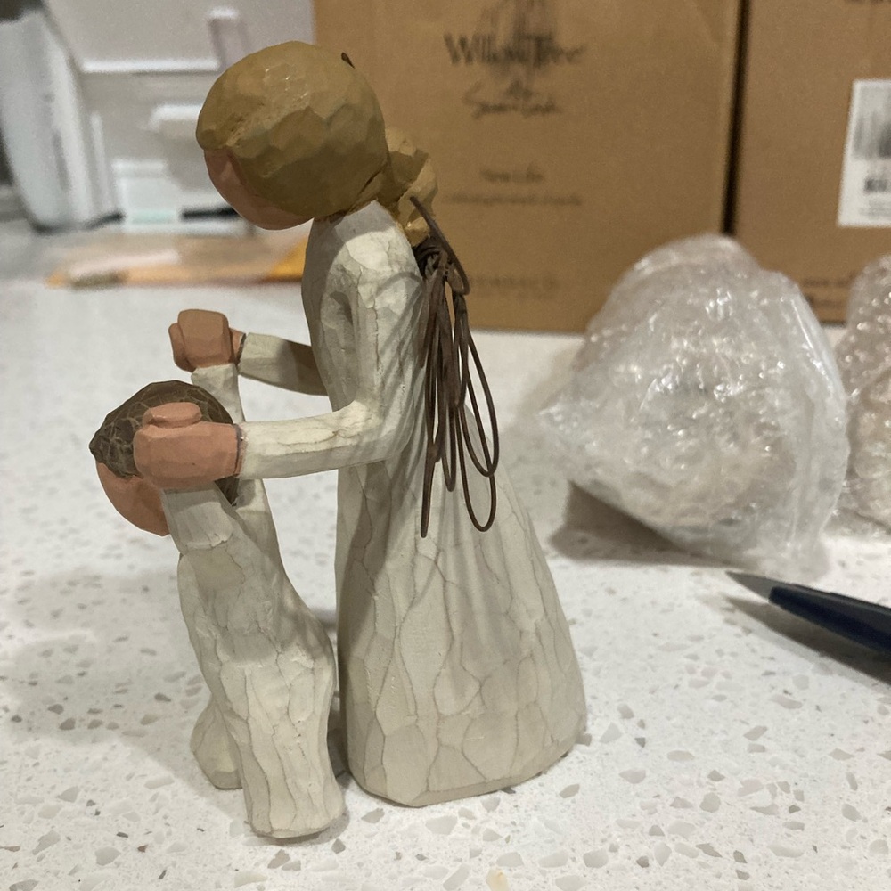 Willow Tree Parent and Child Figurine in Cream and Brown